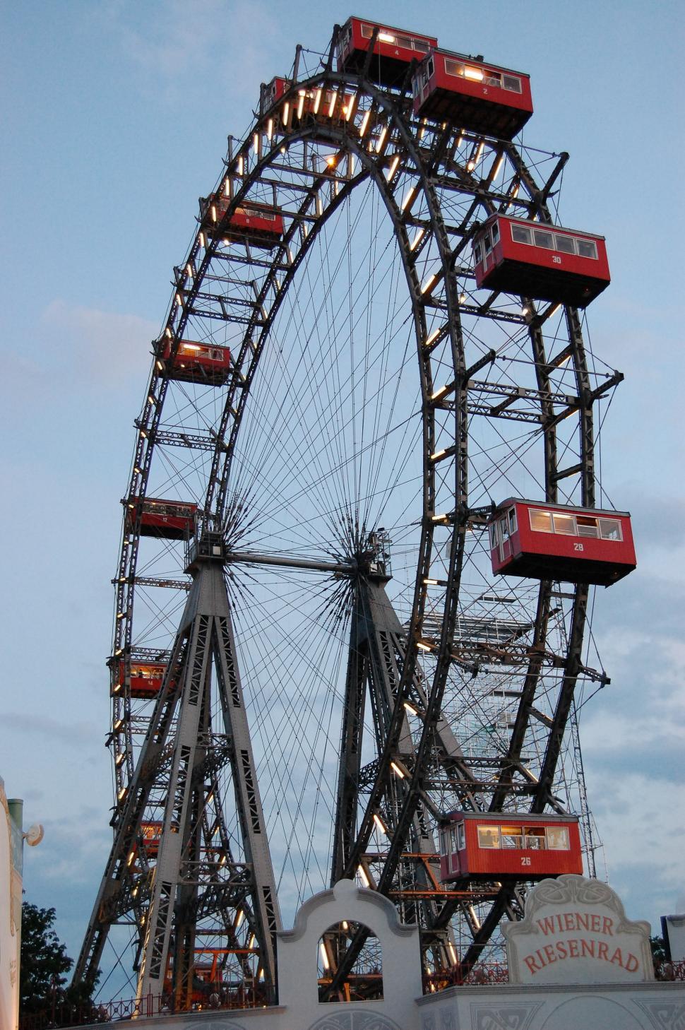 Free Image of Large Ferris Wheel in Park 