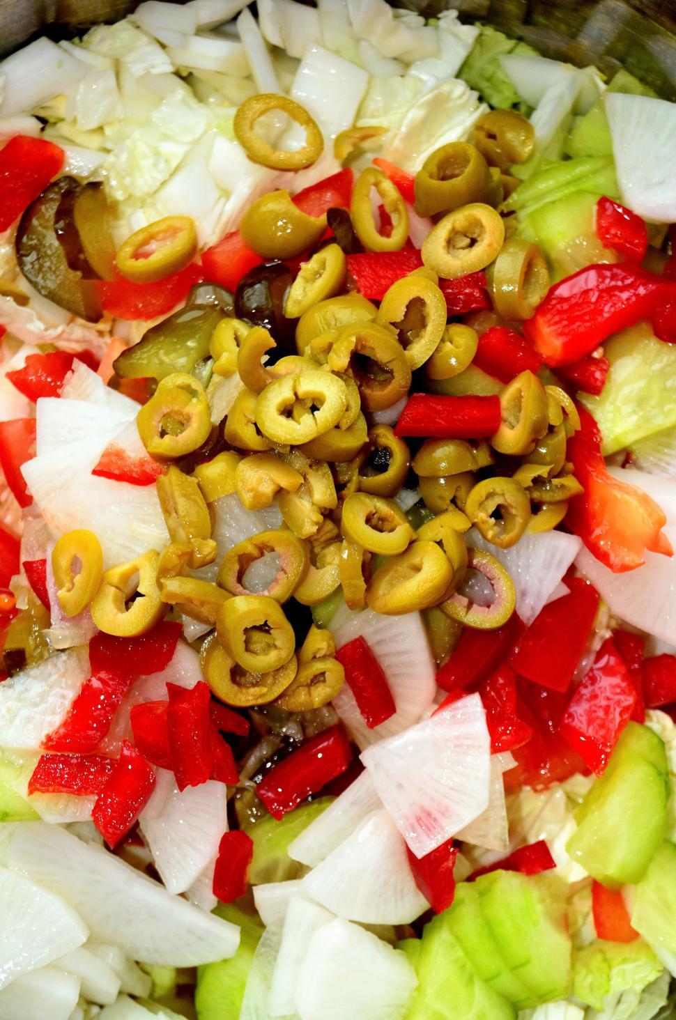 Free Image of Fresh Salad With Onions, Peppers, and Vegetables 
