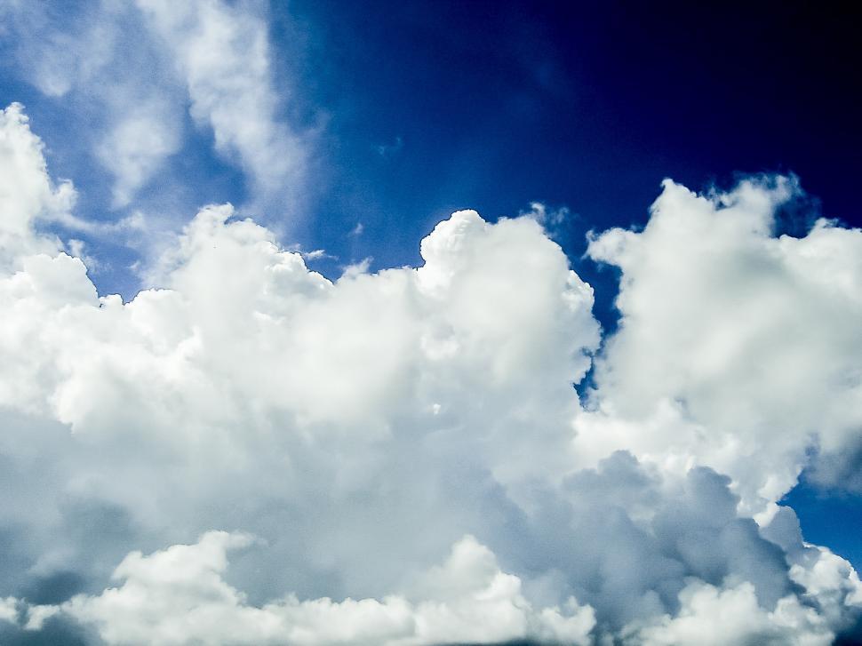 Free Image of atmosphere sky meteorology clouds weather cloudscape cloud air sun heaven light environment cloudy clear sunlight landscape day high summer climate fluffy outdoors azure space overcast bright sunny cumulus wind color scene season scenic spring 