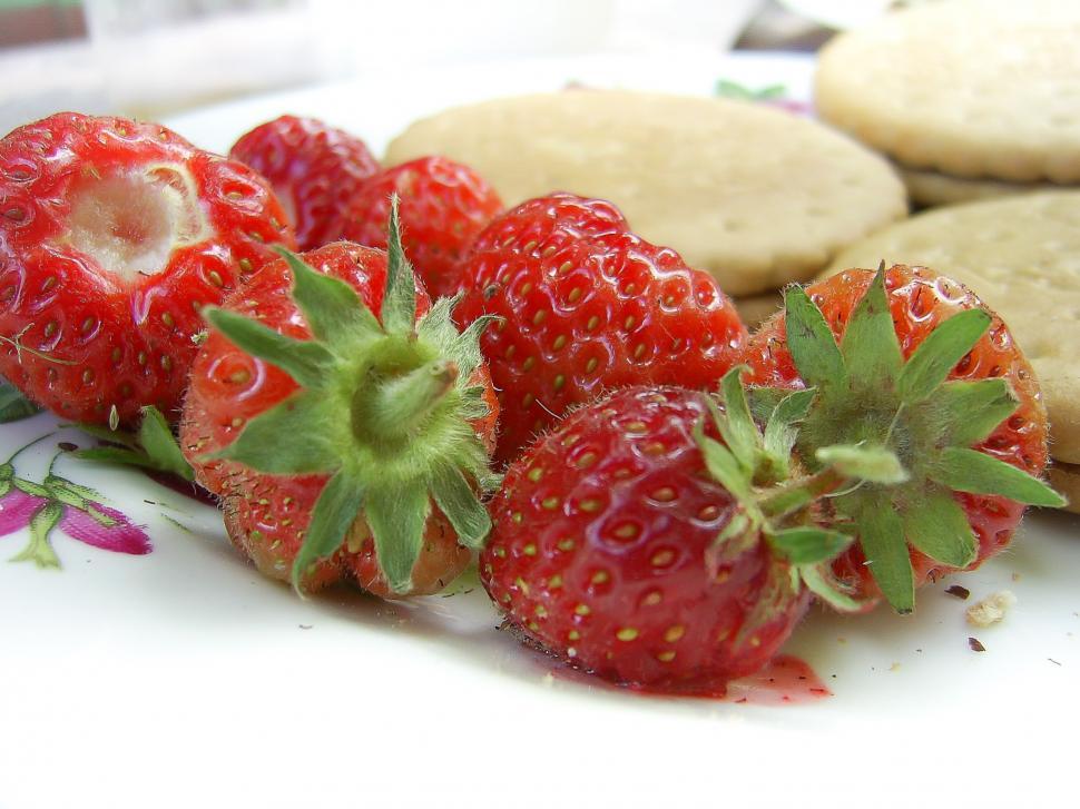 Free Image of Plate of Cookies and Strawberries 