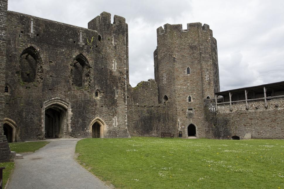 Free Image of Caerphilly castle grounds 