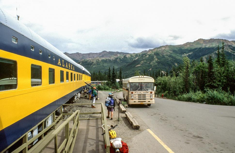 Free Image of Passenger train at Denali National Park 