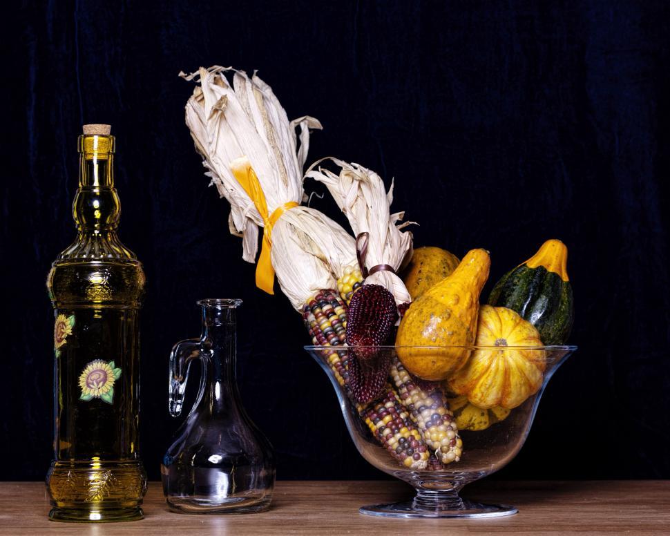 Free Image of Gourds  and bottles 