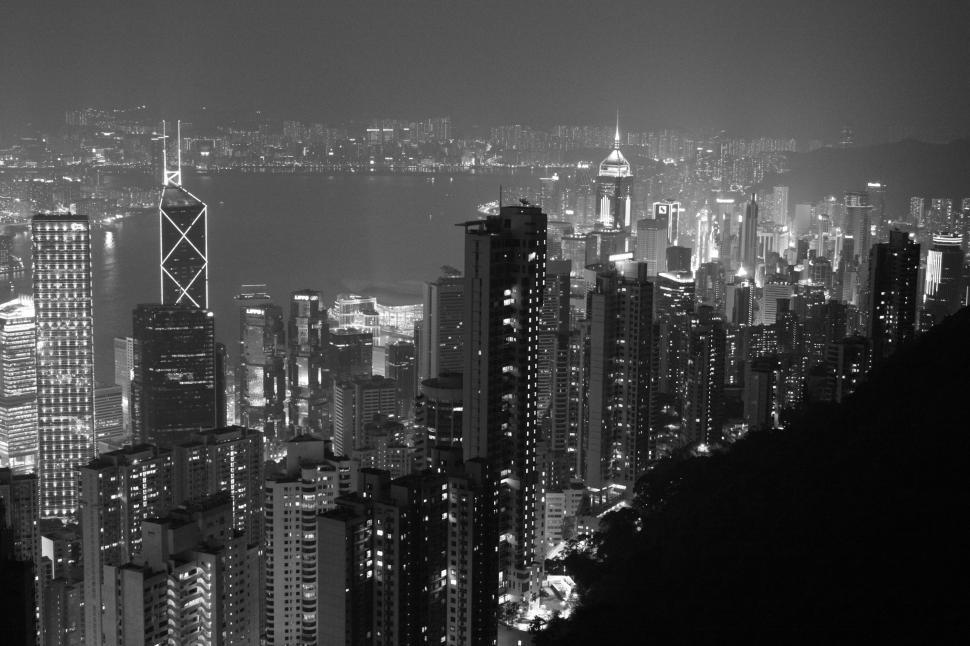 Free Image of City skyline at night 