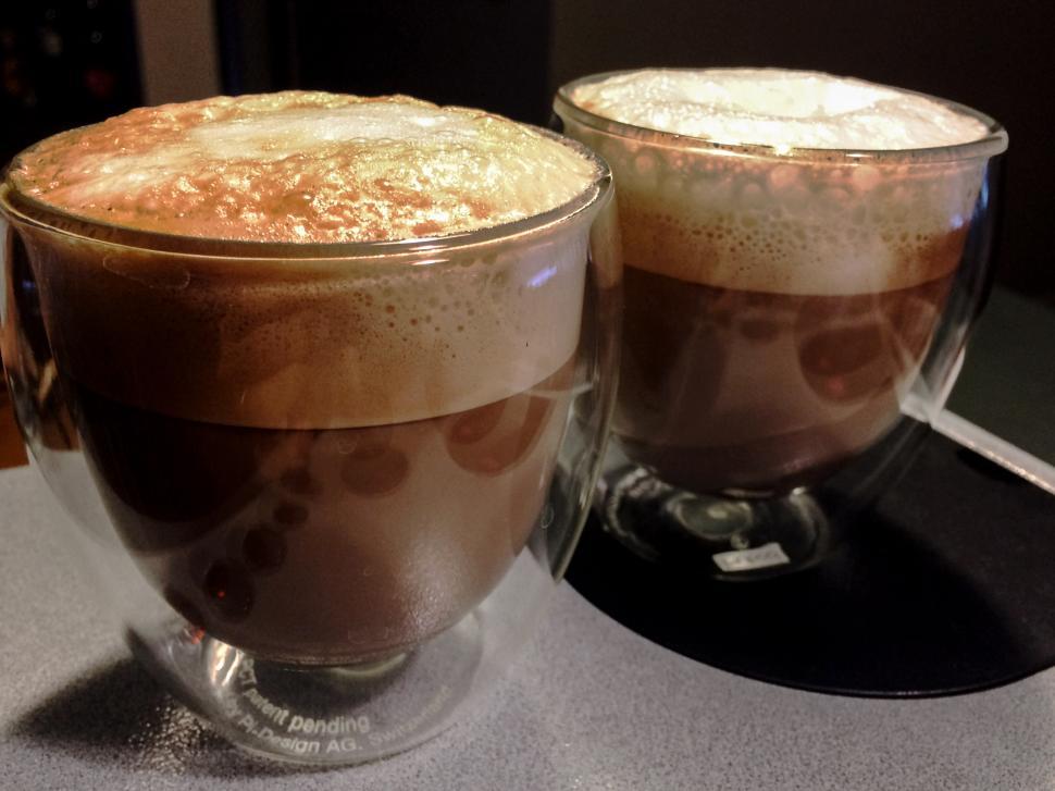 Free Image of Two cappuccinos 