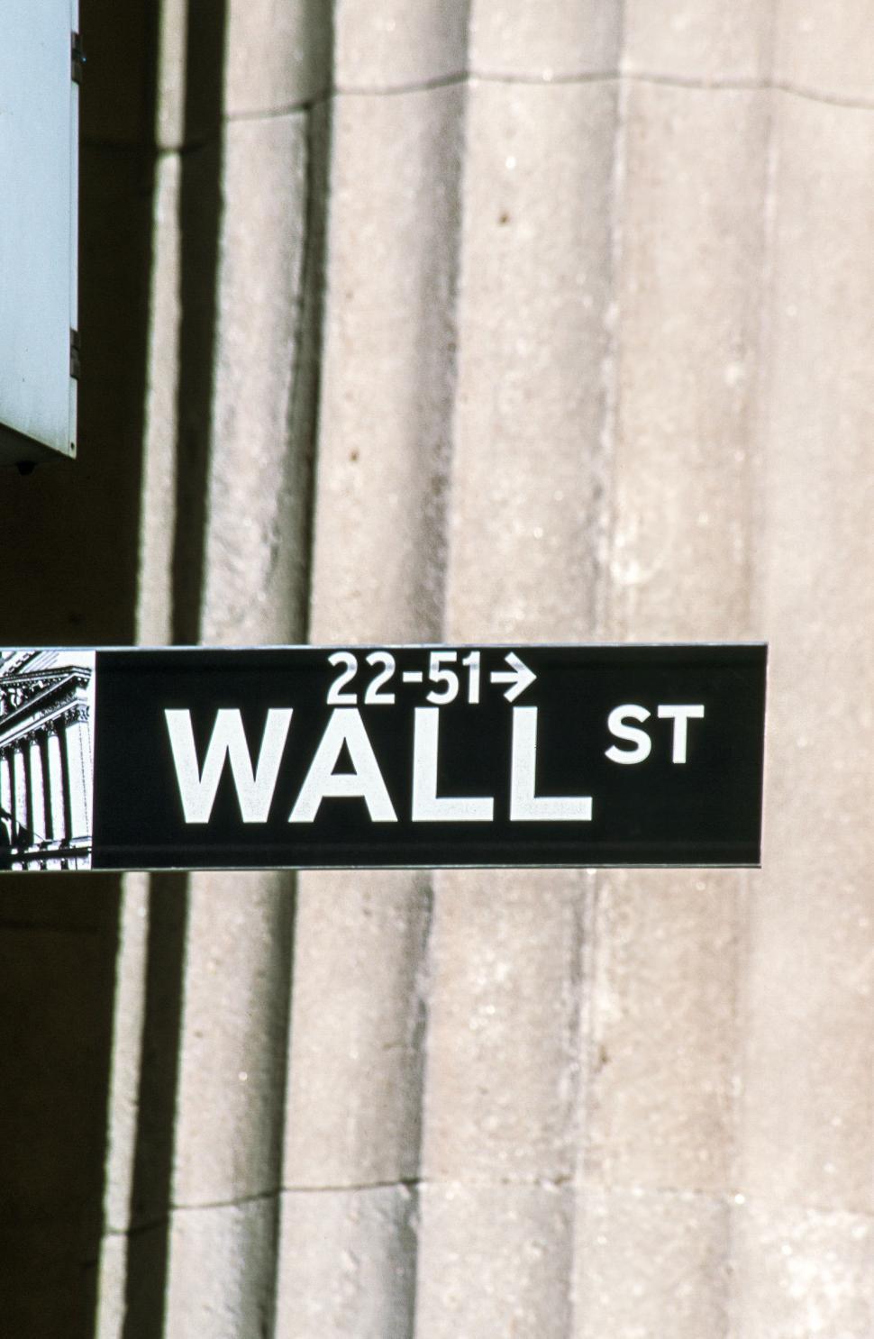 Free Image of Wall Street Sign 