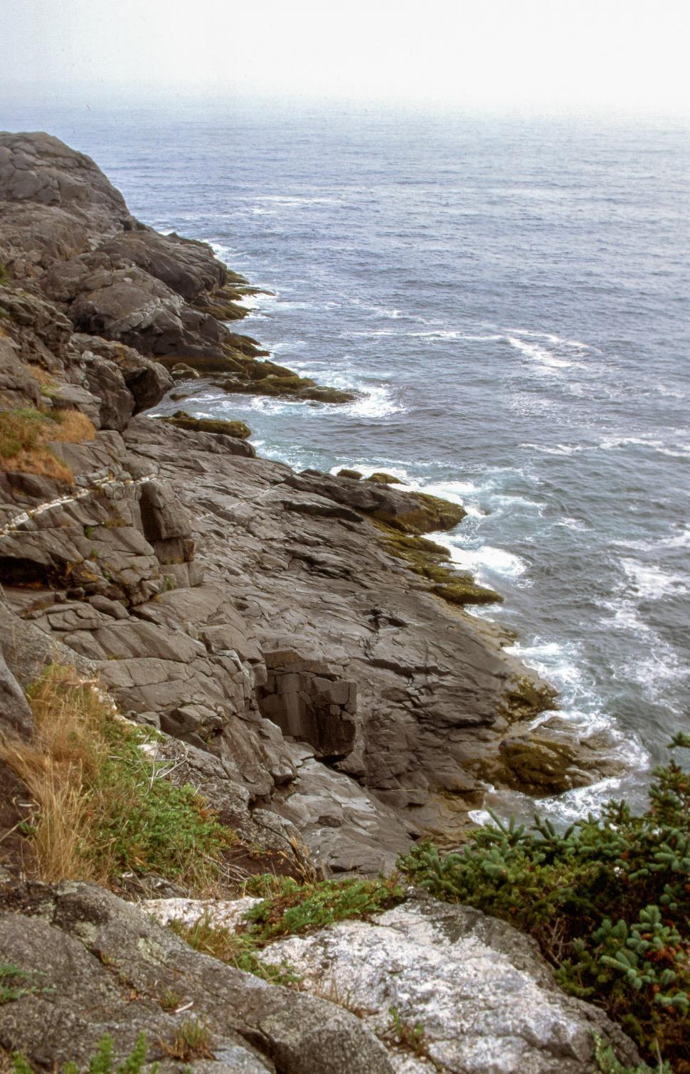 Free Image of Rocky shores 
