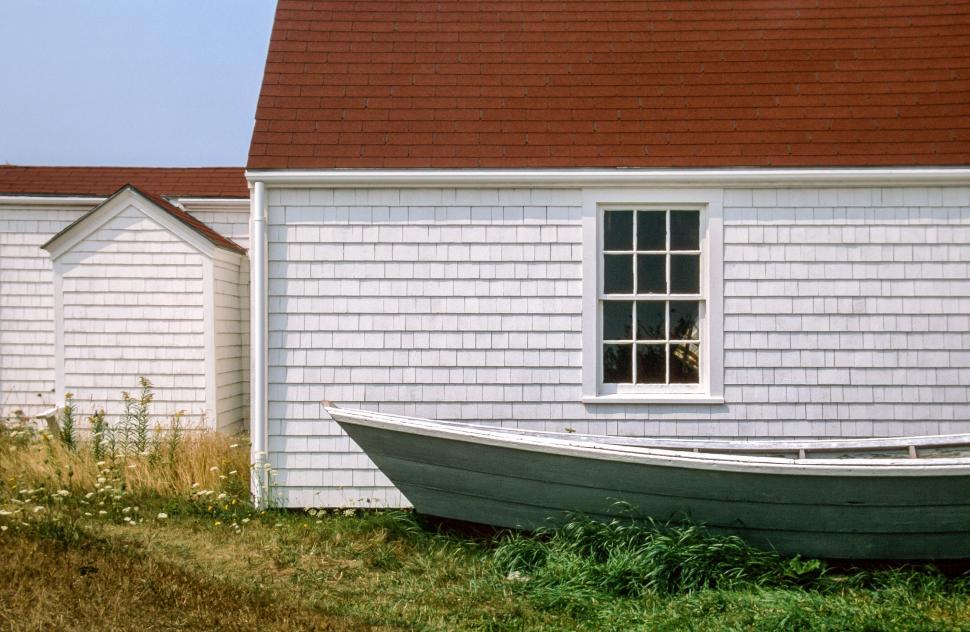Free Image of Boat and house 