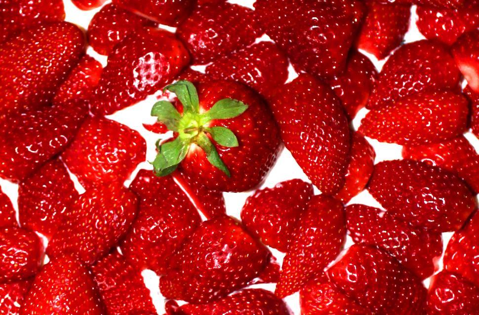 Free Image of Strawberries with Cream 