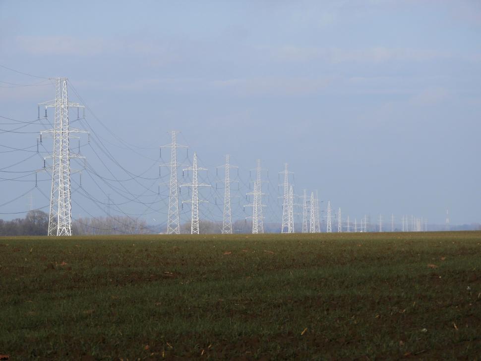 Free Image of Overhead power lines on horizon 