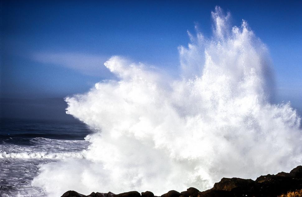 Free Image of The Waves at Cape Perpetua 