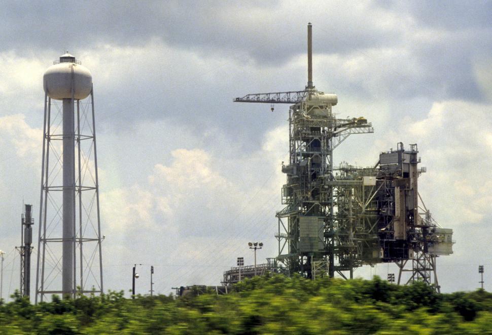Free Image of Spaceship launch pad 