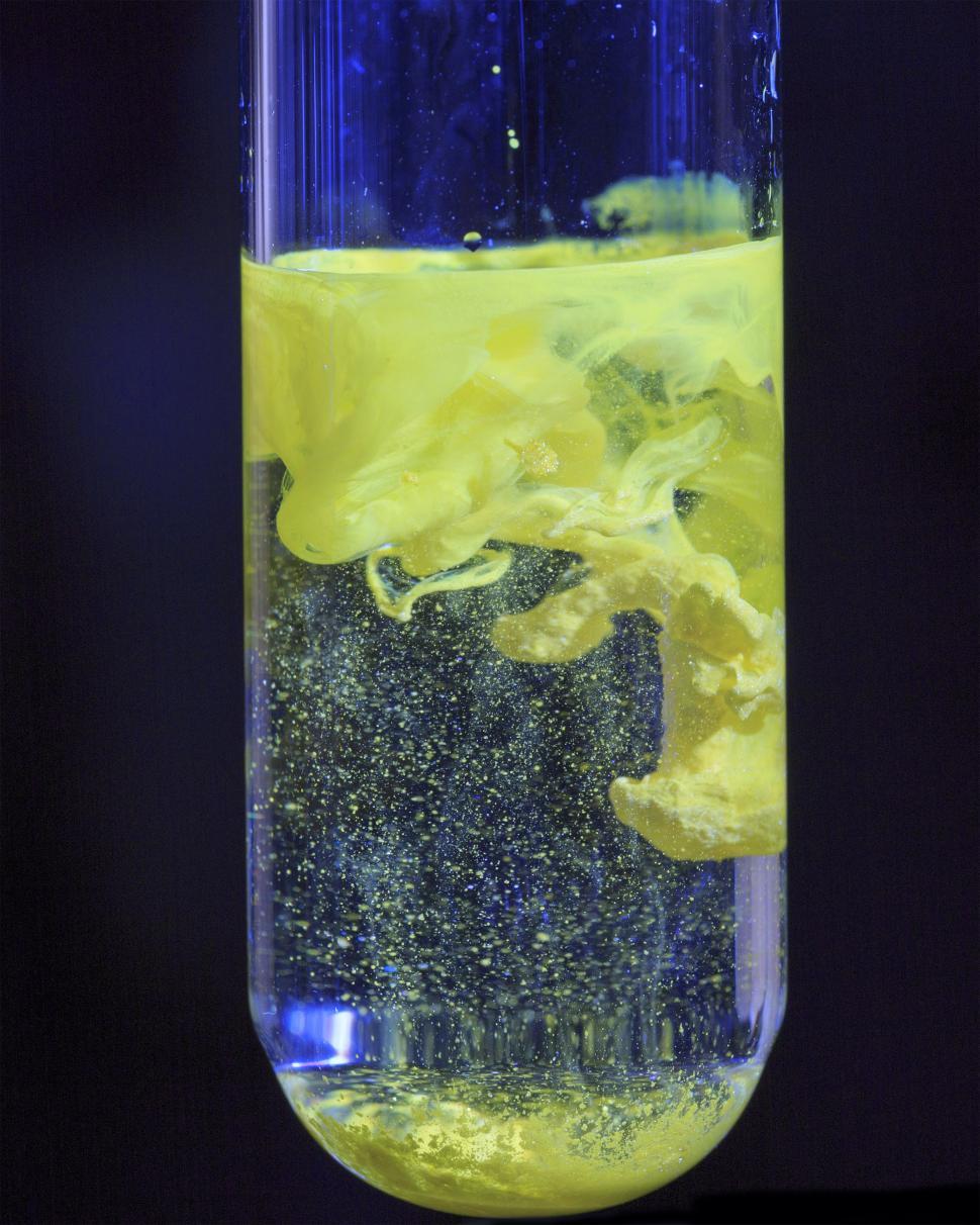 Free Image of Chemical reaction forming lead iodide. 