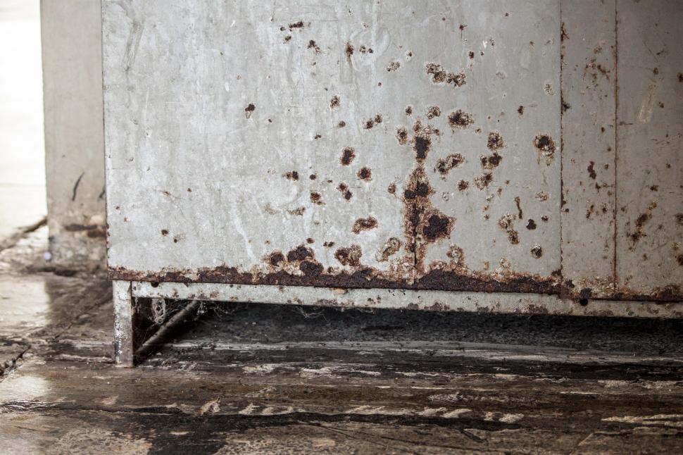 Free Image of Old metal cabinet rusted 