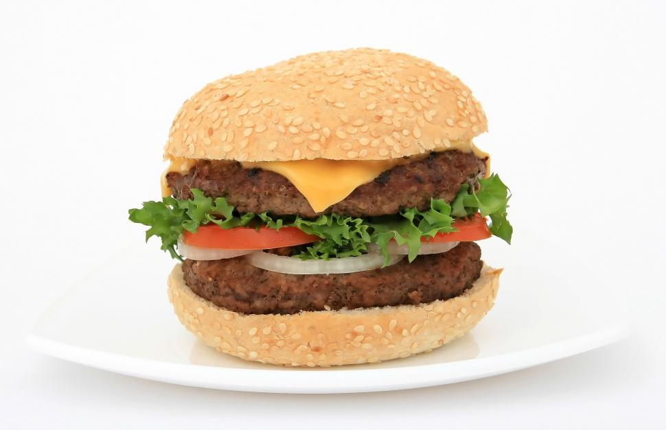 Free Image of Hamburger With Lettuce and Tomato on Plate 