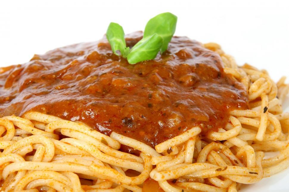 Free Image of Close Up of a Plate of Spaghetti With Sauce 