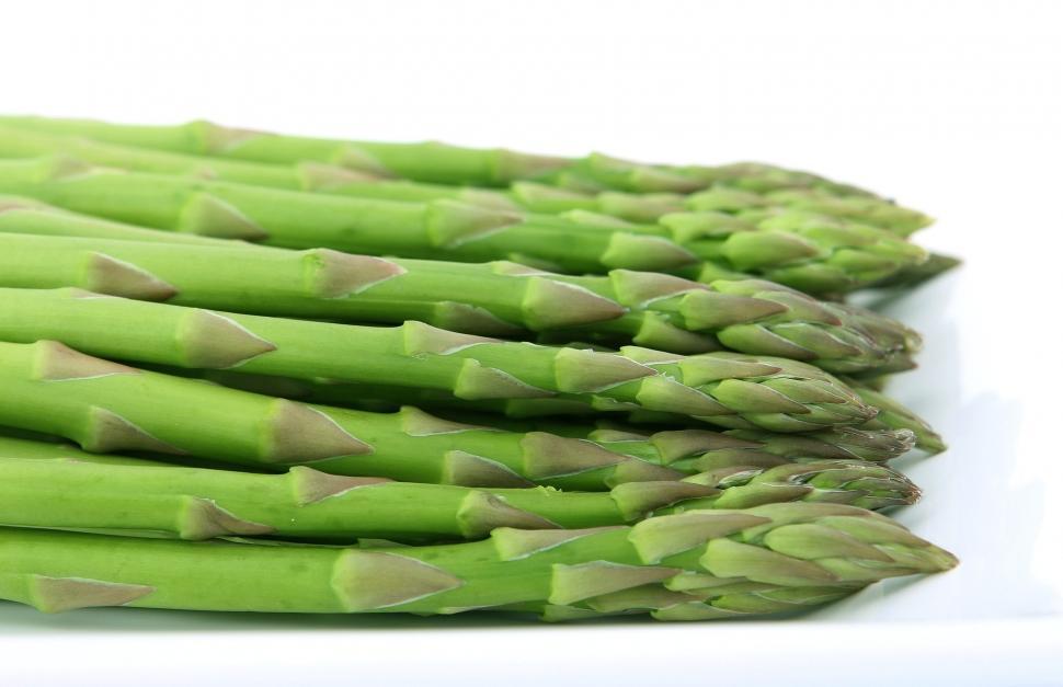 Free Image of A Bunch of Asparagus on a White Plate 