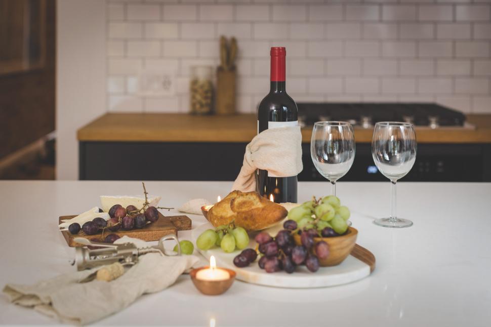 Free Image of Red Wine And Appetizers 