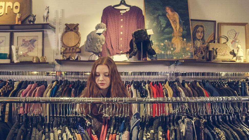 Free Image of Vintage clothes shopping 
