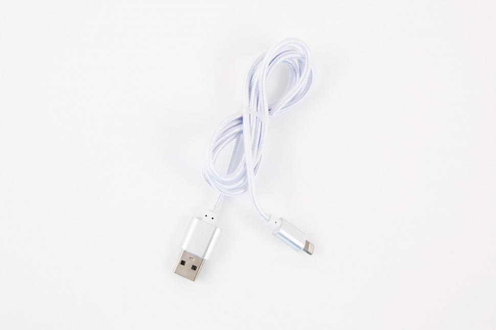 Free Image of White Braided iPhone Cable 