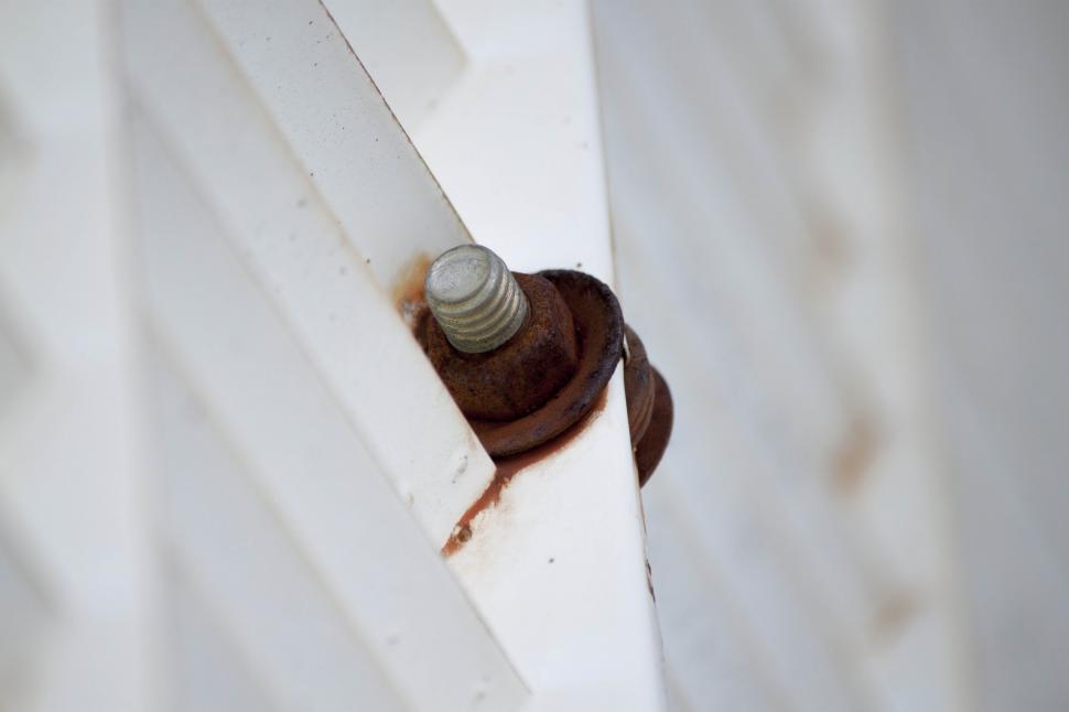 Free Image of Rusty nut and bolt 