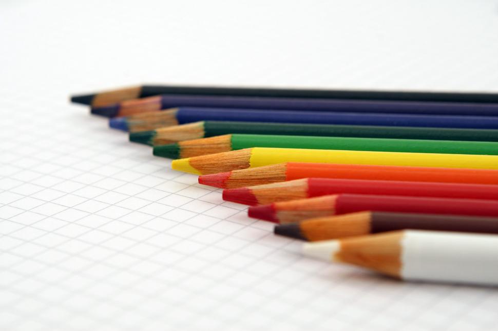 Free Image of Row of Colored Pencils Lined Up 