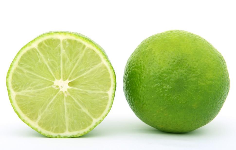 Free Image of Lime Half and Whole Lime 