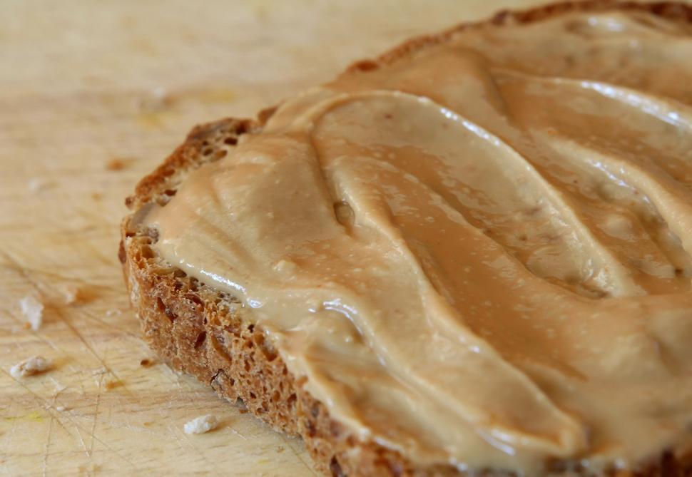 Free Image of Bread With Peanut Butter 