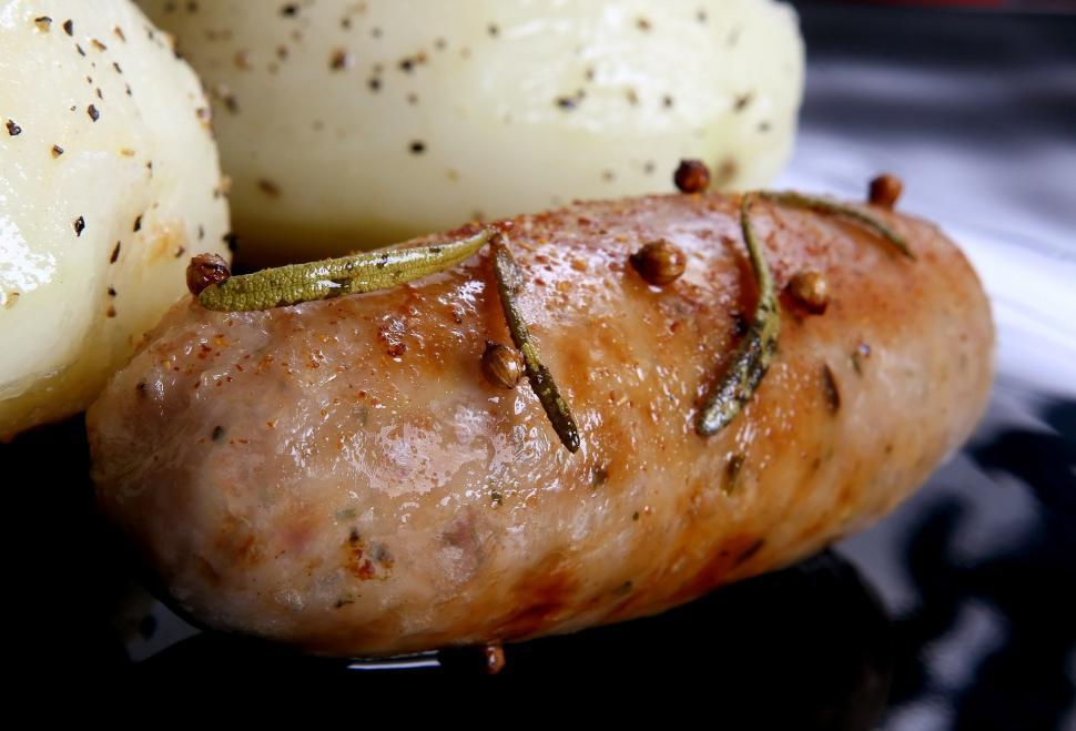 Free Image of Close Up of a Potato and Potatoes 