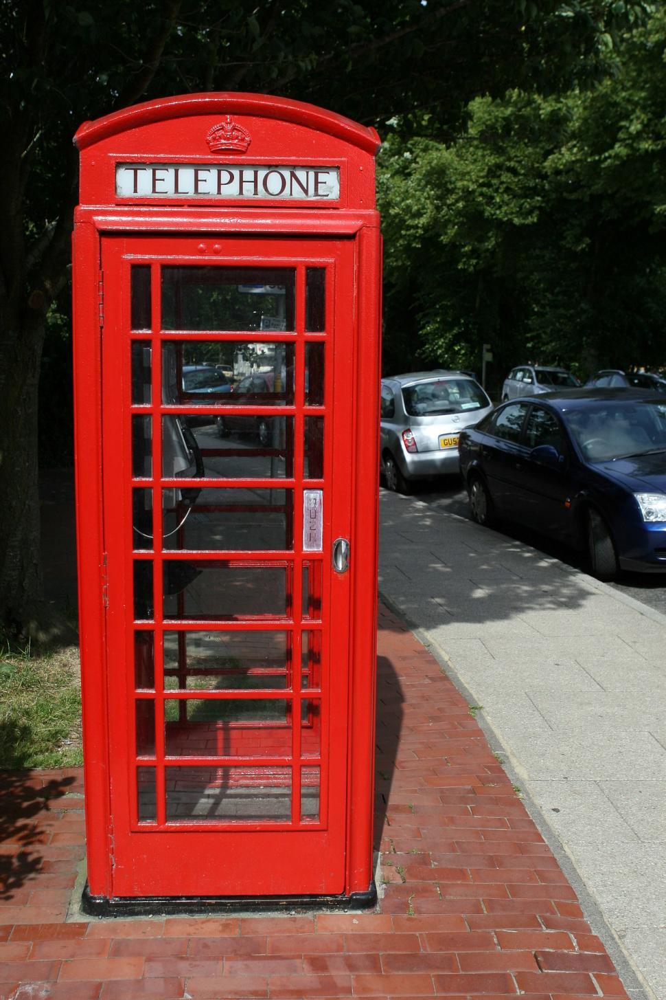 Free Image of Red Telephone Booth By Roadside 