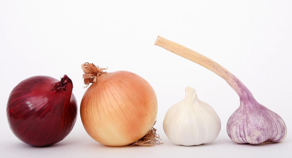 Free Image of Group of Onions on White Background 