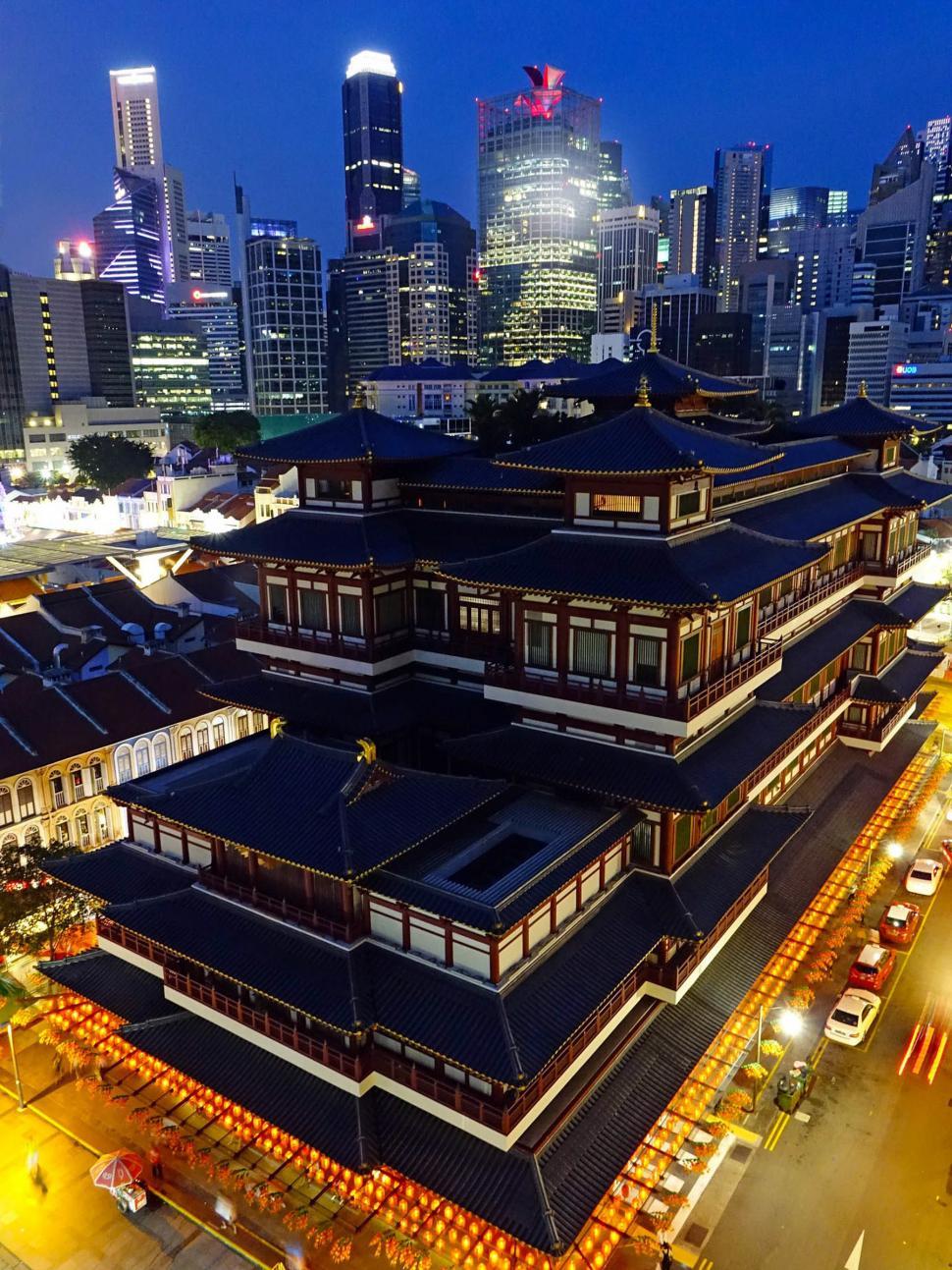 Free Image of Singapore Buddha Tooth Relic Temple, night 