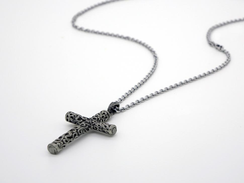 Free Image of Necklace With Cross Pendant 