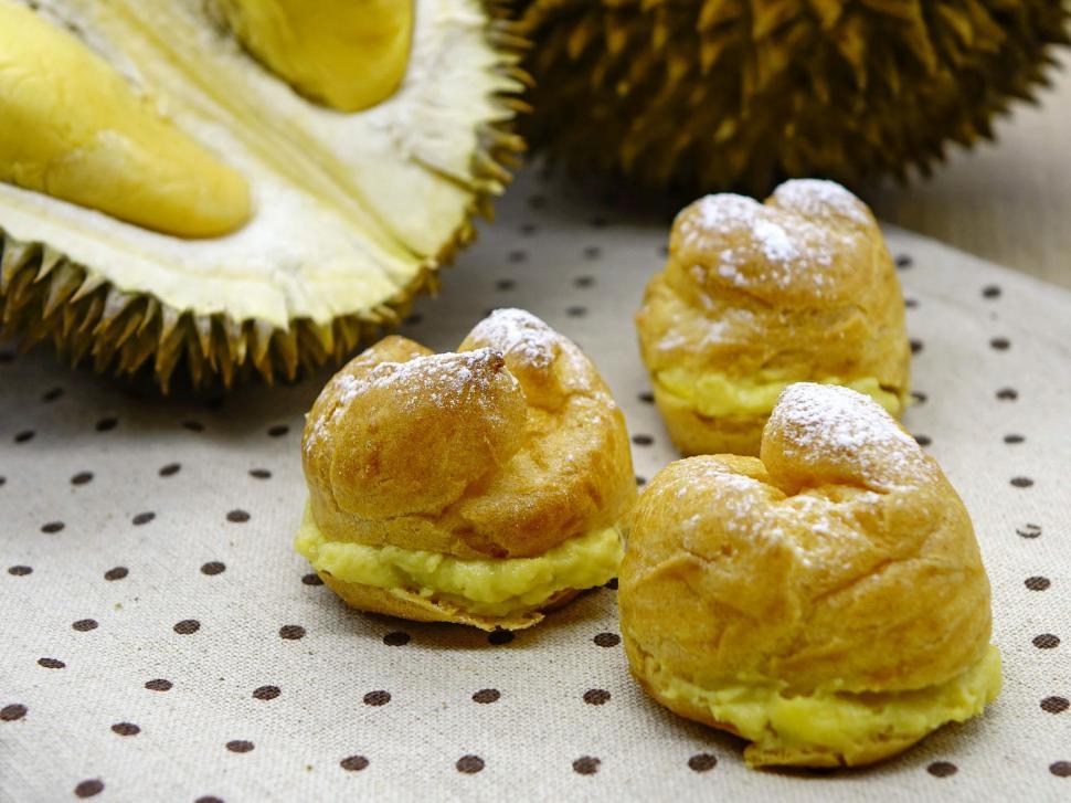 Free Image of Durian Puff 