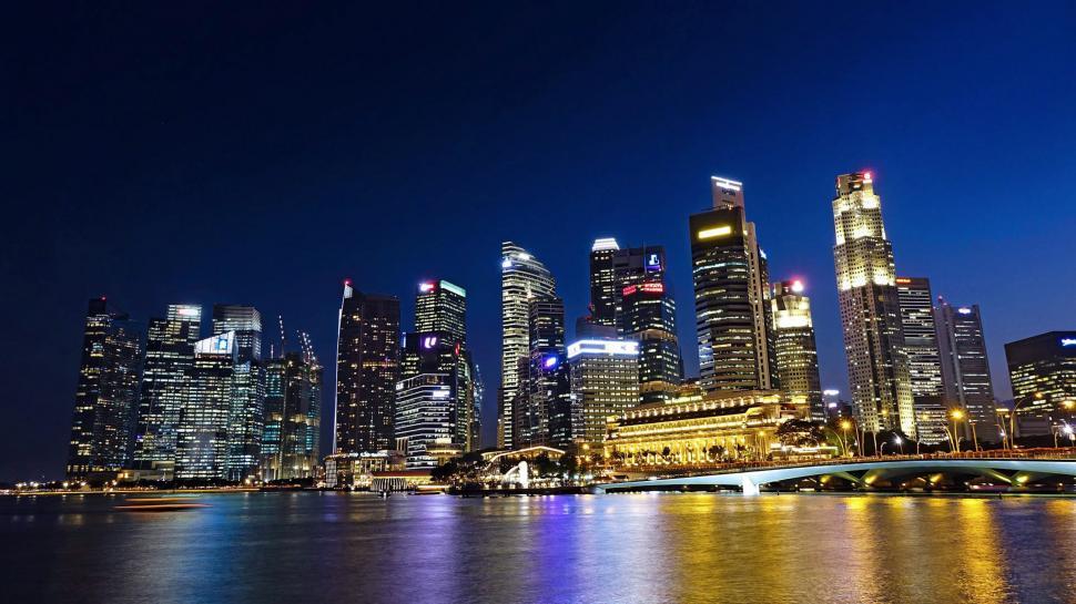 Free Image of Singapore Slyline at Night 