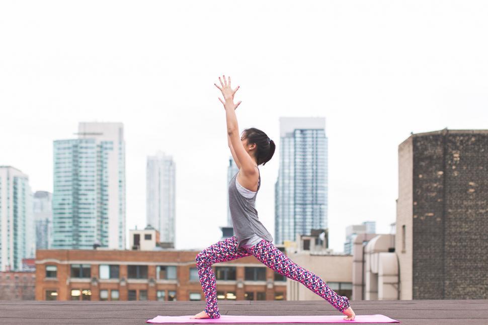 Free Image of Yoga Crescent Lunge 