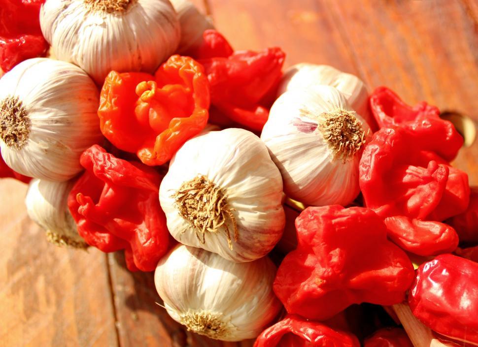 Free Image of Garlic and Pepper - Mediterranean Cuisine 