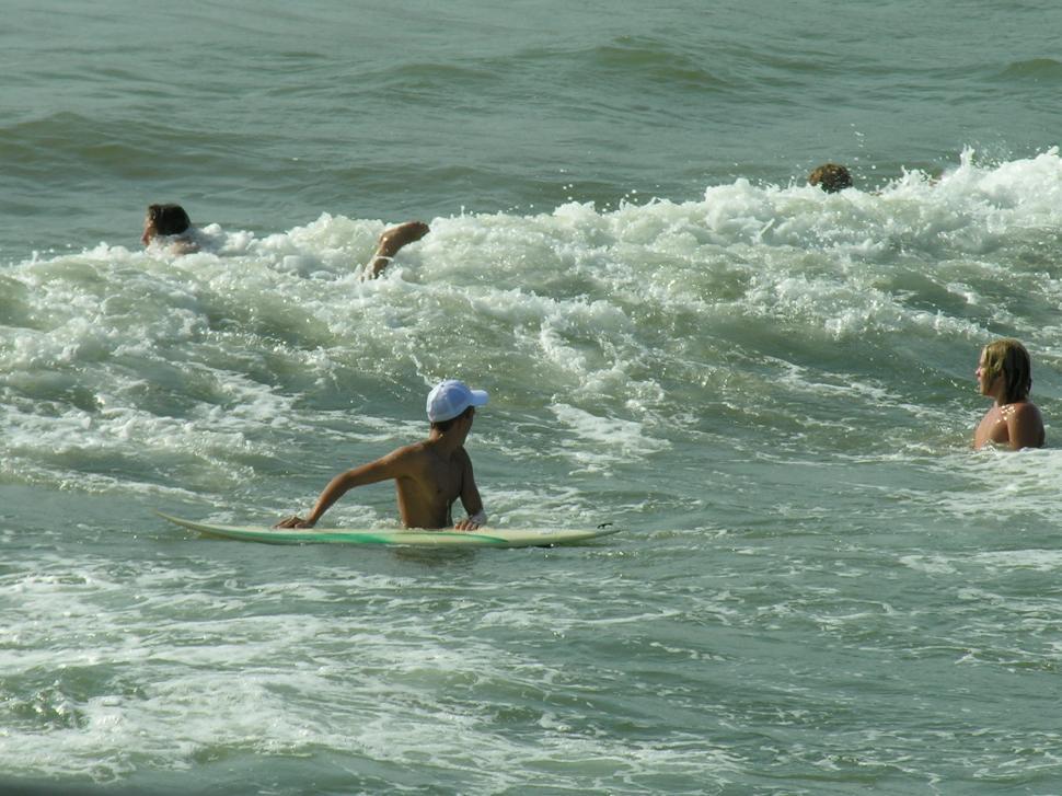 Free Image of Surfing in Florida 