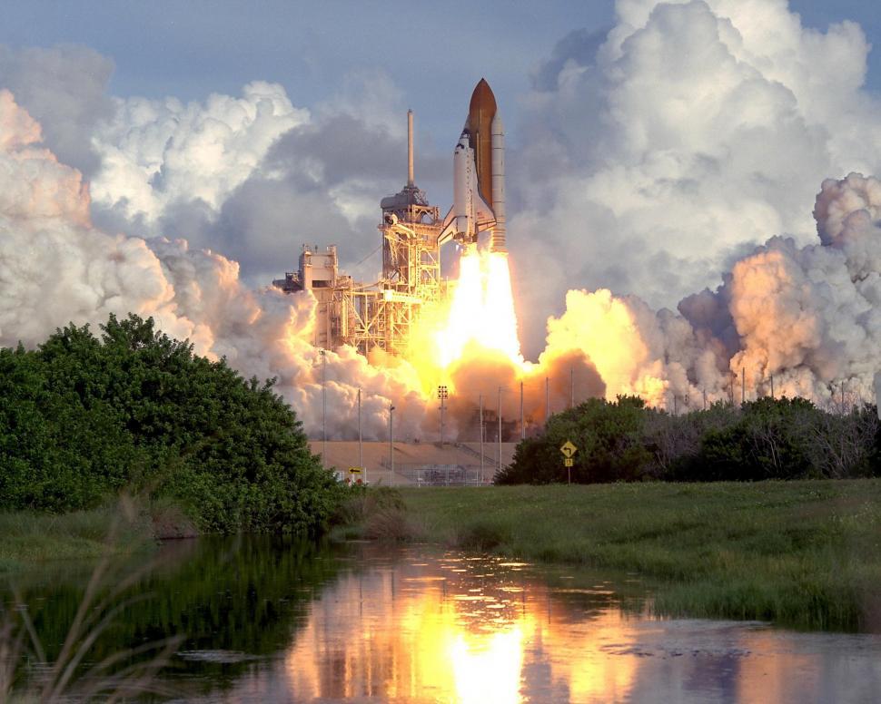 Free Image of Space Shuttle Taking Off Into the Sky 