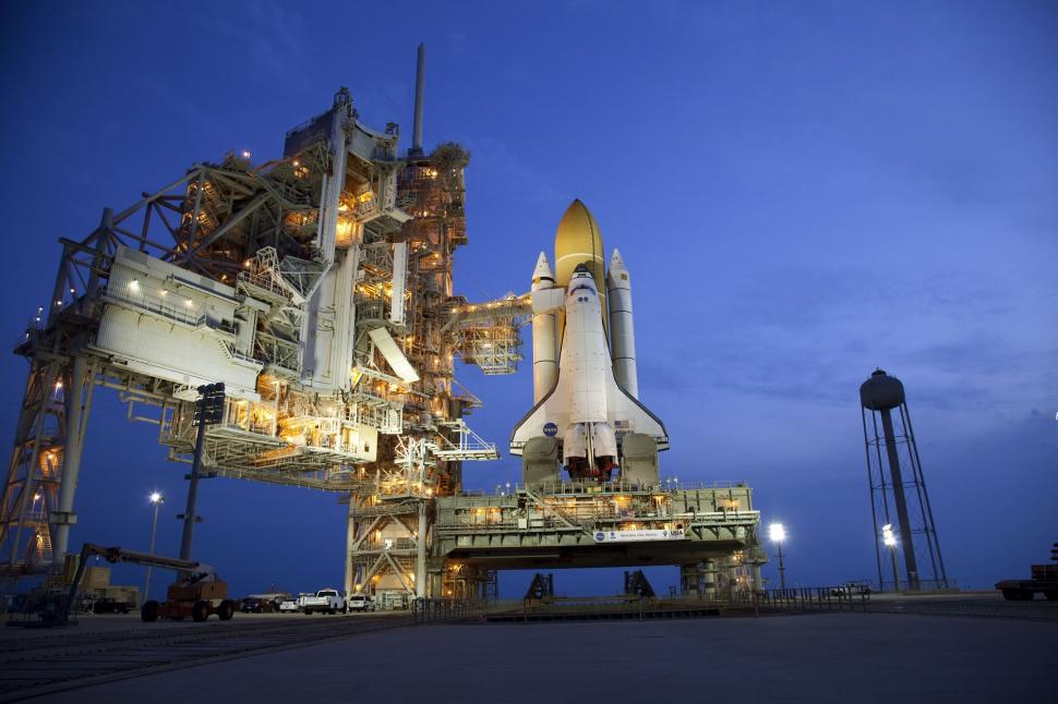 Free Image of Preparing the Space Shuttle for Launch 