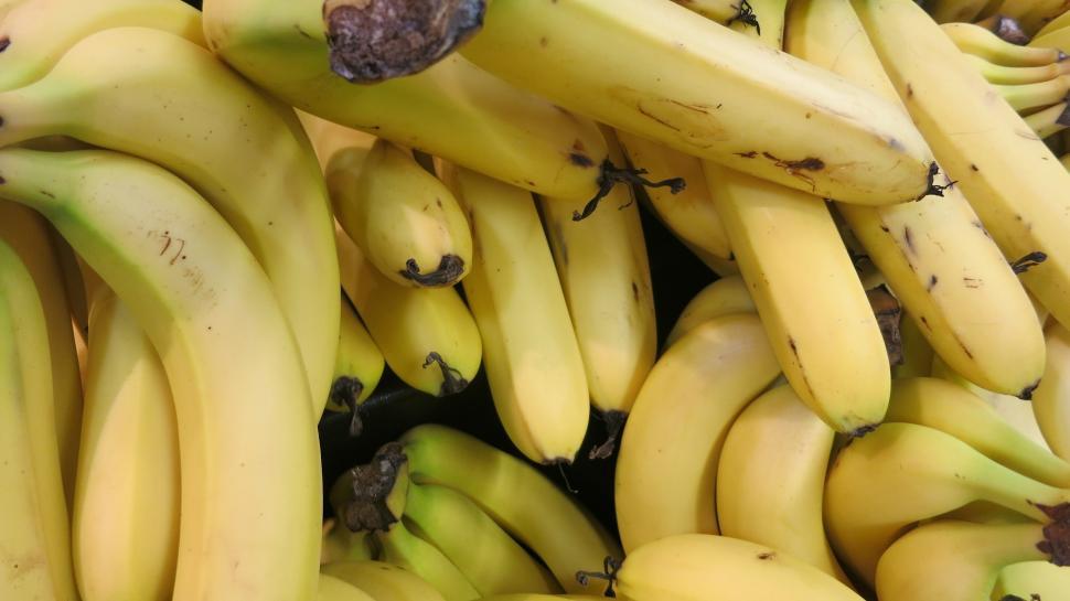 Free Image of Pile of Ripe Bananas 