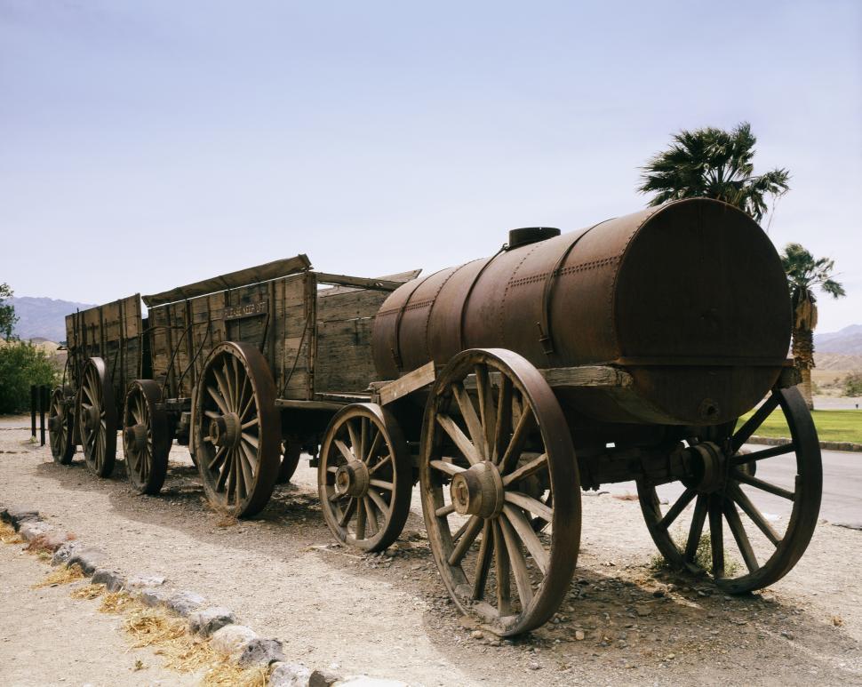 Free Image of Vintage Wagon Abandoned on Roadside 