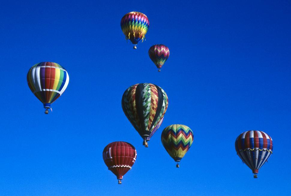 Free Image of flying balloons 