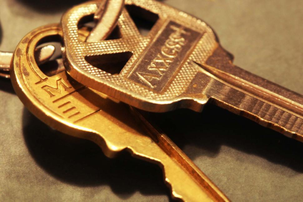 Free Image of keys locks security rings chains axxess padlock macro 