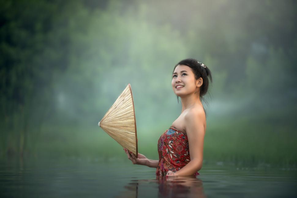 Free Image of Asian Beauty Bathing 