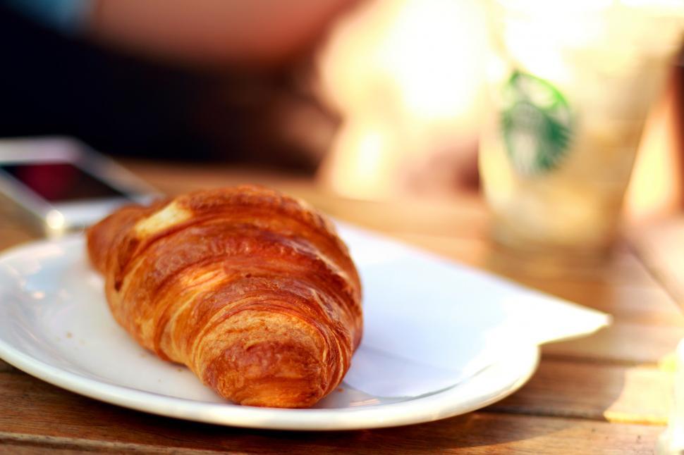 Free Image of Croissant on White Plate 