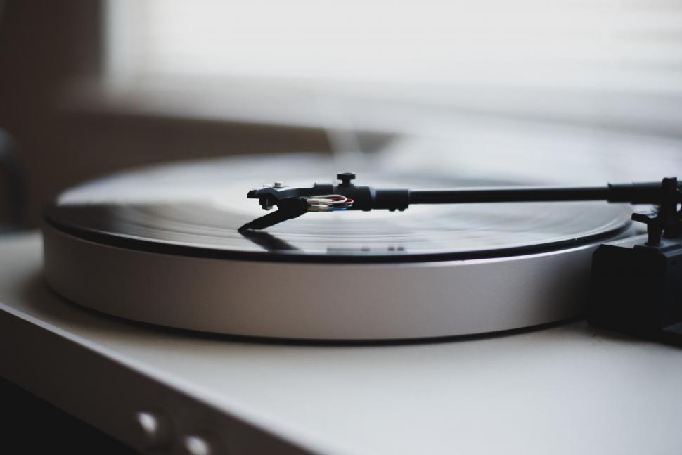 Free Image of Close Up of a Turntable on a Table 