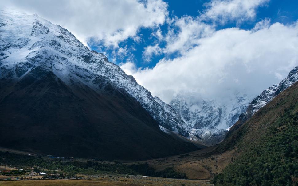 Free Image of Snow-Capped Mountain Range 