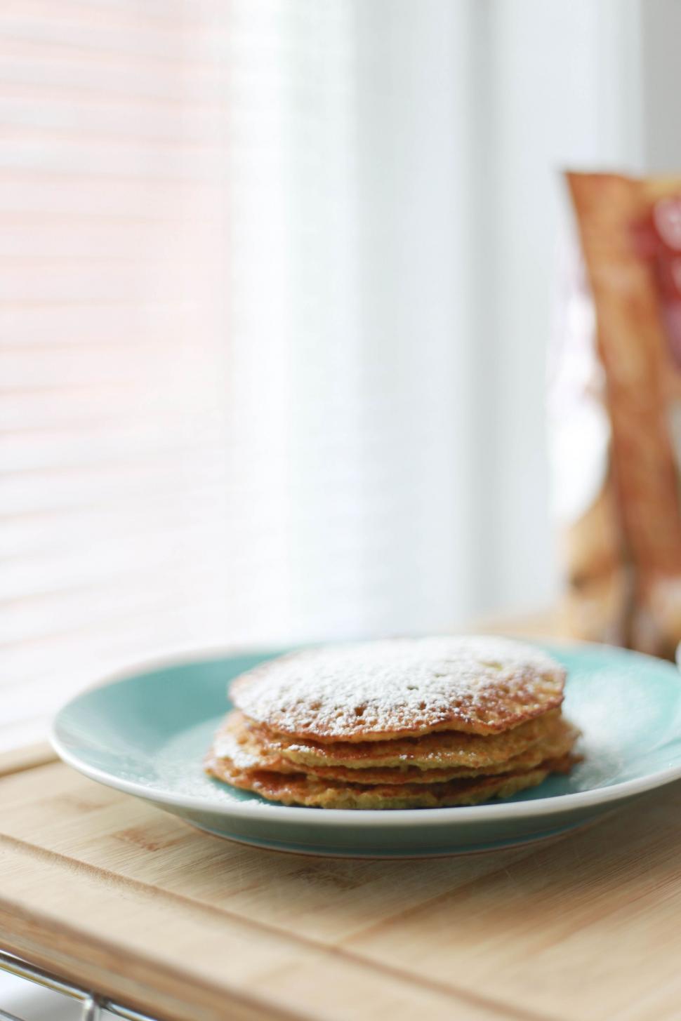 Free Image of Stack of Pancakes on Blue Plate 