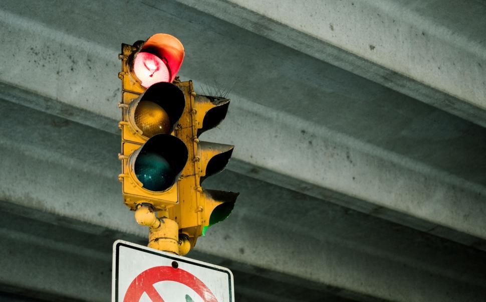 Free Image of traffic light light visual signal signal 